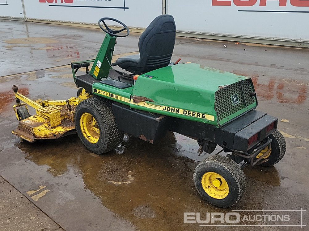 John Deere F935 - Máy cắt cỏ vườn: hình 3 John Deere F935 - Máy cắt cỏ vườn: hình 3