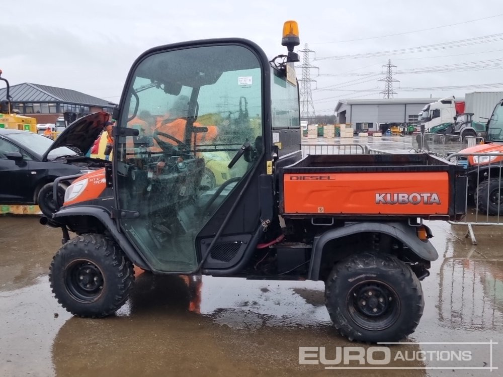 Kubota RTVX900 - ATV/ Xe 4 bánh: hình 2 Kubota RTVX900 - ATV/ Xe 4 bánh: hình 2