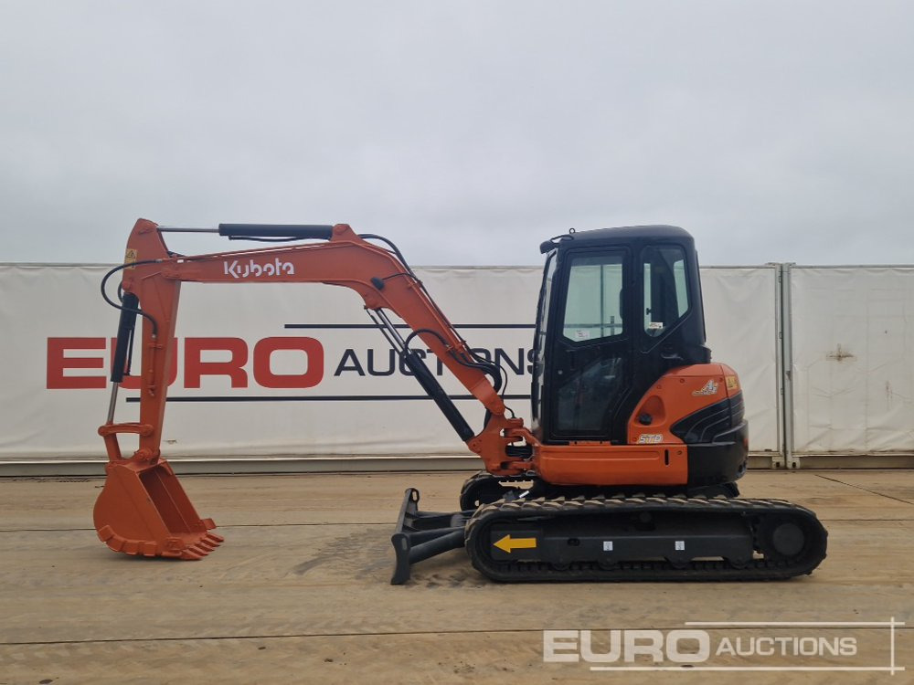 Kubota U55-4 - Máy xúc mini: hình 2 Kubota U55-4 - Máy xúc mini: hình 2