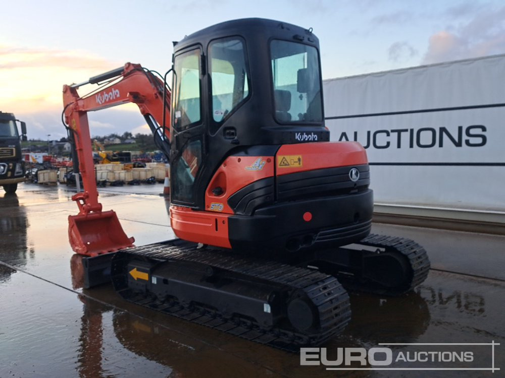 Kubota U55-4 - Máy xúc mini: hình 3 Kubota U55-4 - Máy xúc mini: hình 3