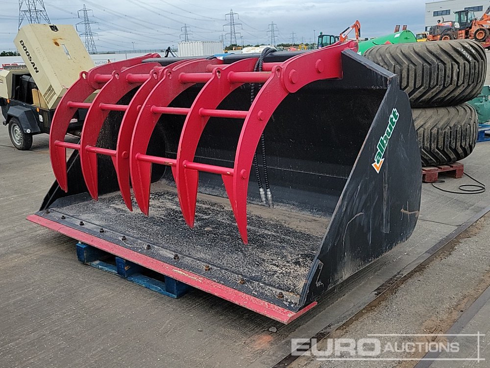 Lalbutt 104" Hydraulic Muck Grab to suit Telehandler - Gầu: hình 1 Lalbutt 104" Hydraulic Muck Grab to suit Telehandler - Gầu: hình 1