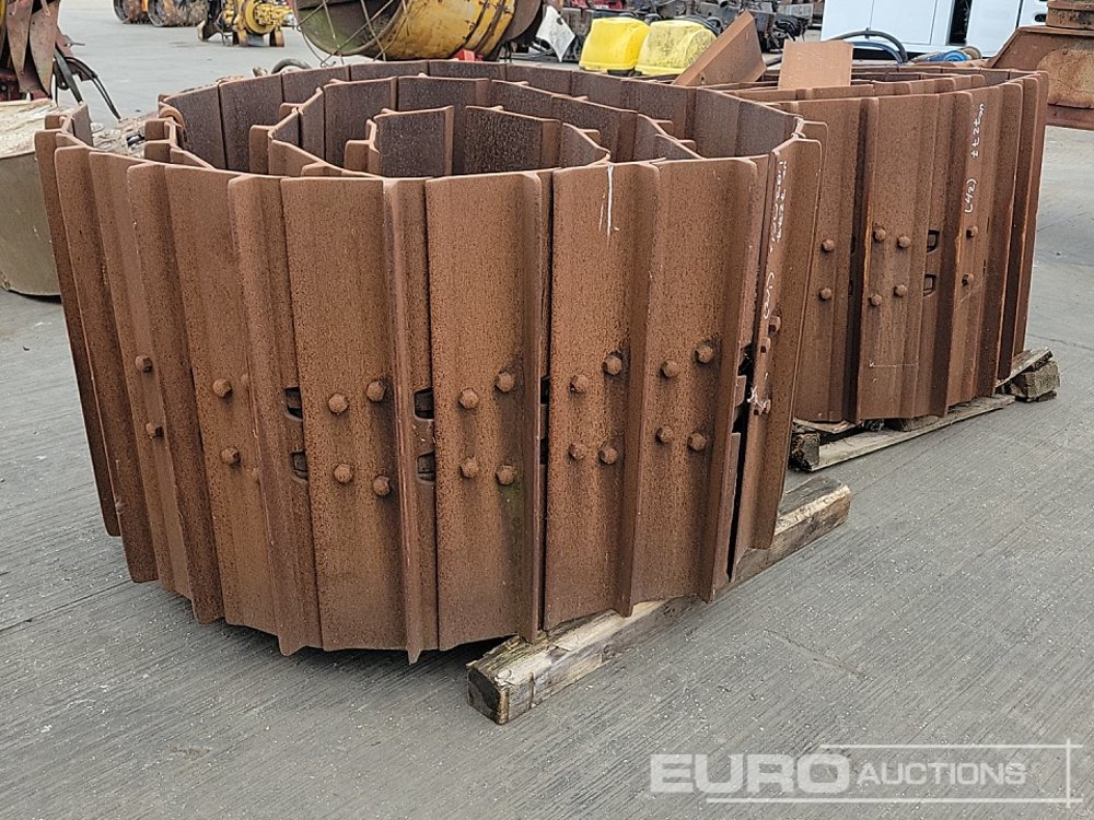 CAT 900mm Track Group (2 of) - Phụ tùng: hình 1 CAT 900mm Track Group (2 of) - Phụ tùng: hình 1