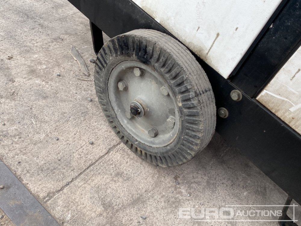 Pramac P1000 - Bộ phát điện: hình 5 Pramac P1000 - Bộ phát điện: hình 5