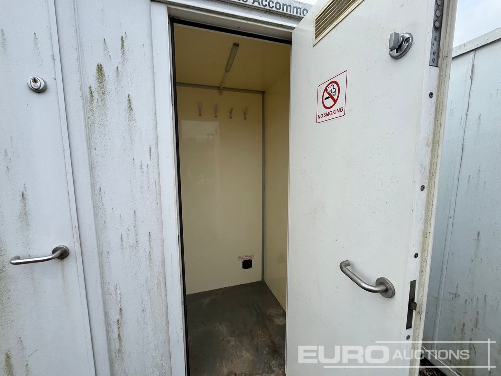 Single Axle Welfare Unit, Toilet, Drying Room, 3.3kVA Generator (Sold Off Site, Situated at Lyncastle Rd, Barleycastle Trading Estate, Warrington WA4 4RE, Contact James Turner 0044 7796 615 692 For Mo - Container biển: hình 5 Single Axle Welfare Unit, Toilet, Drying Room, 3.3kVA Generator (Sold Off Site, Situated at Lyncastle Rd, Barleycastle Trading Estate, Warrington WA4 4RE, Contact James Turner 0044 7796 615 692 For Mo - Container biển: hình 5