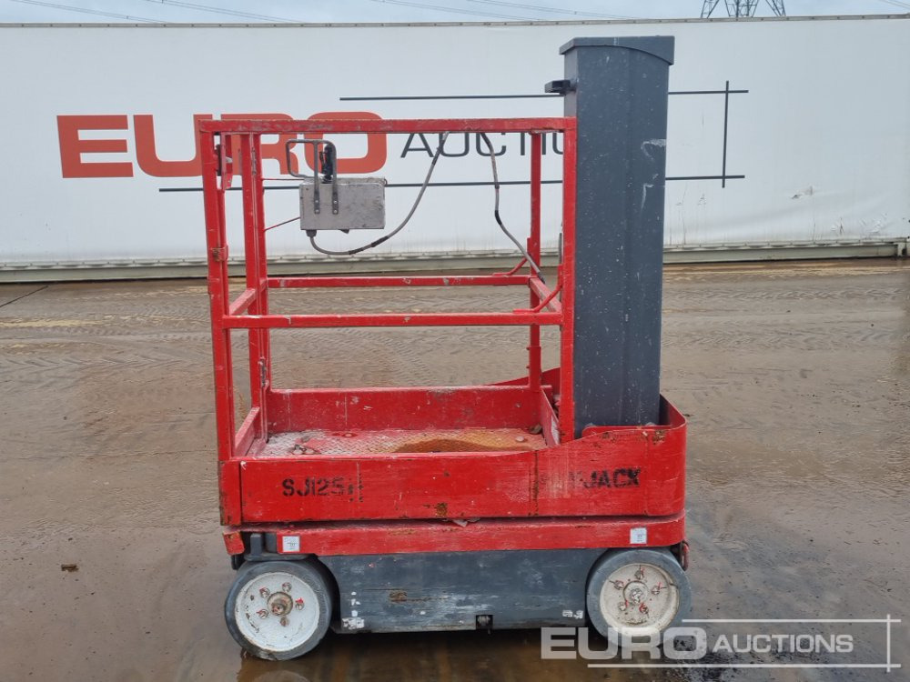 SkyJack SJ16 - Nền bục trên không: hình 2 SkyJack SJ16 - Nền bục trên không: hình 2