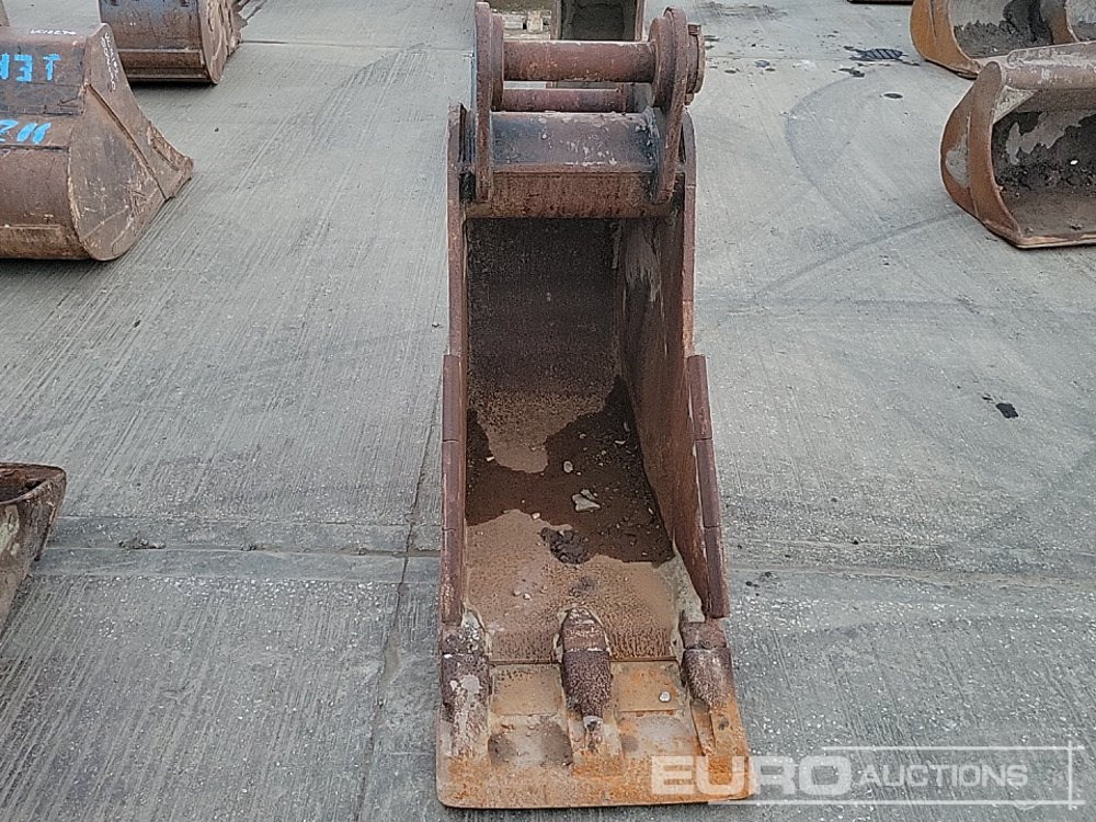 Strickland 24" Digging Bucket 80mm Pin to suit 20 Ton Excavator - Gầu: hình 2 Strickland 24" Digging Bucket 80mm Pin to suit 20 Ton Excavator - Gầu: hình 2