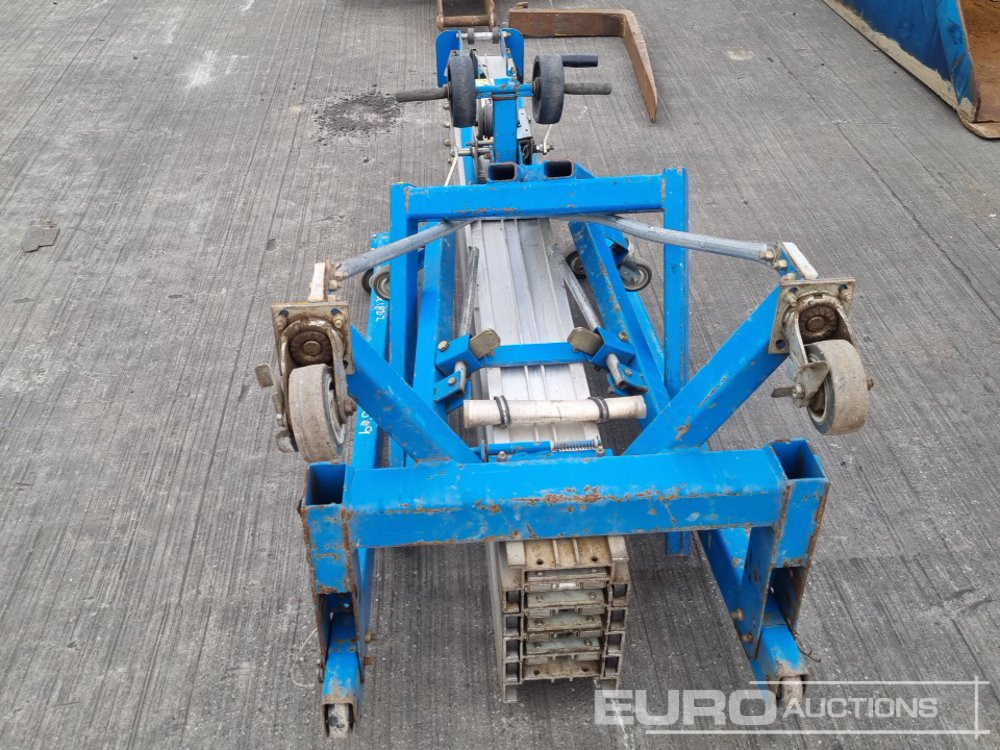 2017 Genie SLA-25 - Thiết bị xử lý vật liệu: hình 4 2017 Genie SLA-25 - Thiết bị xử lý vật liệu: hình 4