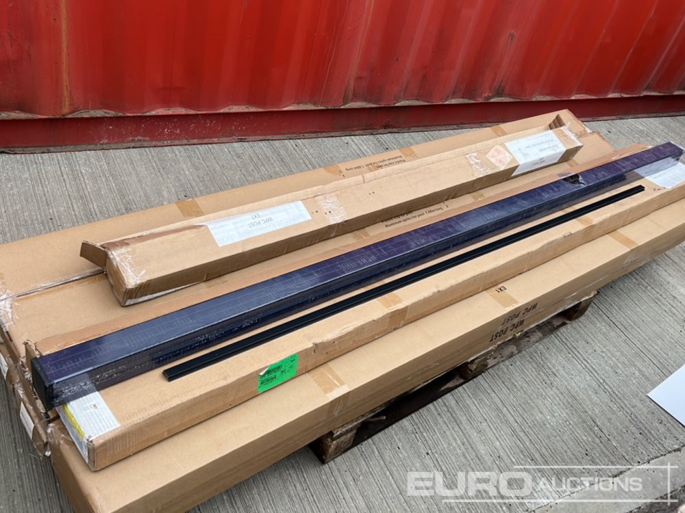 Trang thiết bị xây dựng Unused 1.7m Wide Teak Composite Fence Panel (20 Panels), 2.45m Black Aluminium Post (21 Posts), Complete With Assembly Kit: hình 14