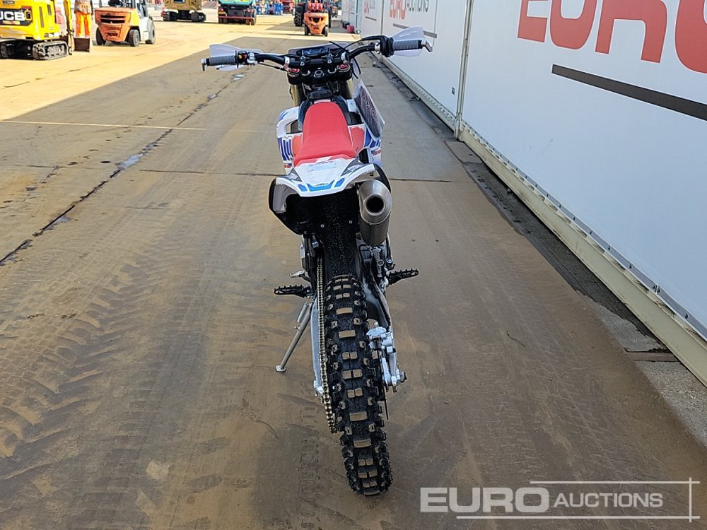 Unused 2025 Apollo Storm 300cc Motorcross Bike, 21" Front, 18" Rear Tyres, Electric Start, Air Cooled, Hydraulic Suspension, Disc Brakes, Lighting Kit (UNASSEMBLED) - Xe máy: hình 4 Unused 2025 Apollo Storm 300cc Motorcross Bike, 21" Front, 18" Rear Tyres, Electric Start, Air Cooled, Hydraulic Suspension, Disc Brakes, Lighting Kit (UNASSEMBLED) - Xe máy: hình 4