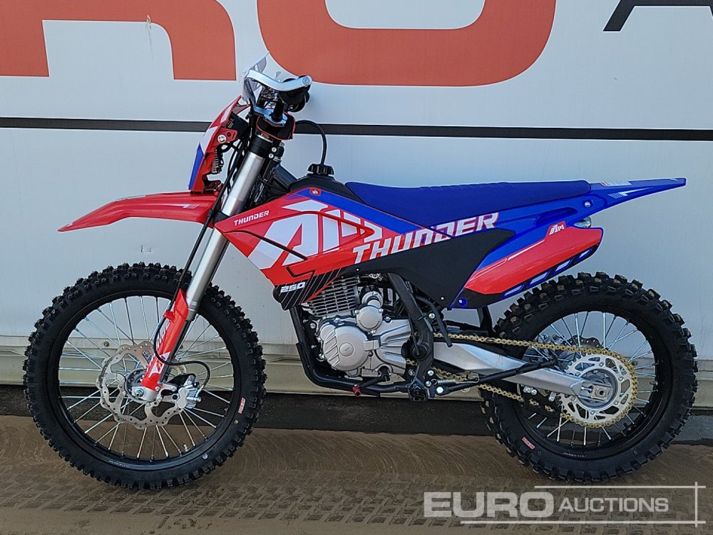 Unused 2025 Apollo Thunder 250cc Motorcross Bike, 21" Front, 18" Rear Tyres, Electric Start, Air Cooled, Hydraulic Suspension, Disc Brakes, Lighting Kit (UNASSEMBLED) - Xe máy: hình 2 Unused 2025 Apollo Thunder 250cc Motorcross Bike, 21" Front, 18" Rear Tyres, Electric Start, Air Cooled, Hydraulic Suspension, Disc Brakes, Lighting Kit (UNASSEMBLED) - Xe máy: hình 2