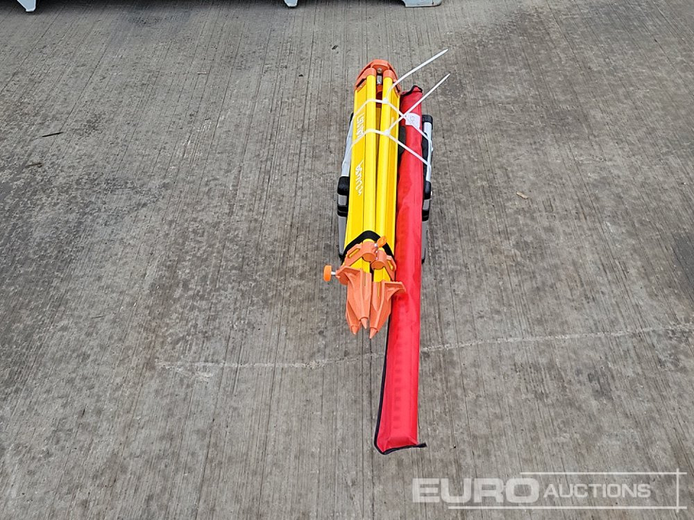Unused 2025 Captok Self-Leveling Rotary Laser Level With Batteries, Receiver, Tripod, Grade Rod - Trang thiết bị xây dựng: hình 4 Unused 2025 Captok Self-Leveling Rotary Laser Level With Batteries, Receiver, Tripod, Grade Rod - Trang thiết bị xây dựng: hình 4