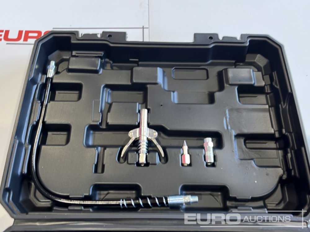 Unused Boss 21 Volt Lithium Battery Cordless Grease Gun - Trang thiết bị xưởng: hình 3 Unused Boss 21 Volt Lithium Battery Cordless Grease Gun - Trang thiết bị xưởng: hình 3