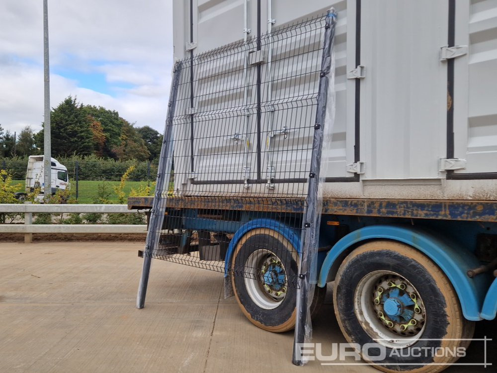 Trang thiết bị xây dựng Unused Galvanised & Powder Coated Heavy Duty (5mm) Wire Mesh Fencing, 25 x H2.4m x W2.2m Panels, 26 x 60mm x 60mm x3m Posts, with Fittings (Black): hình 21