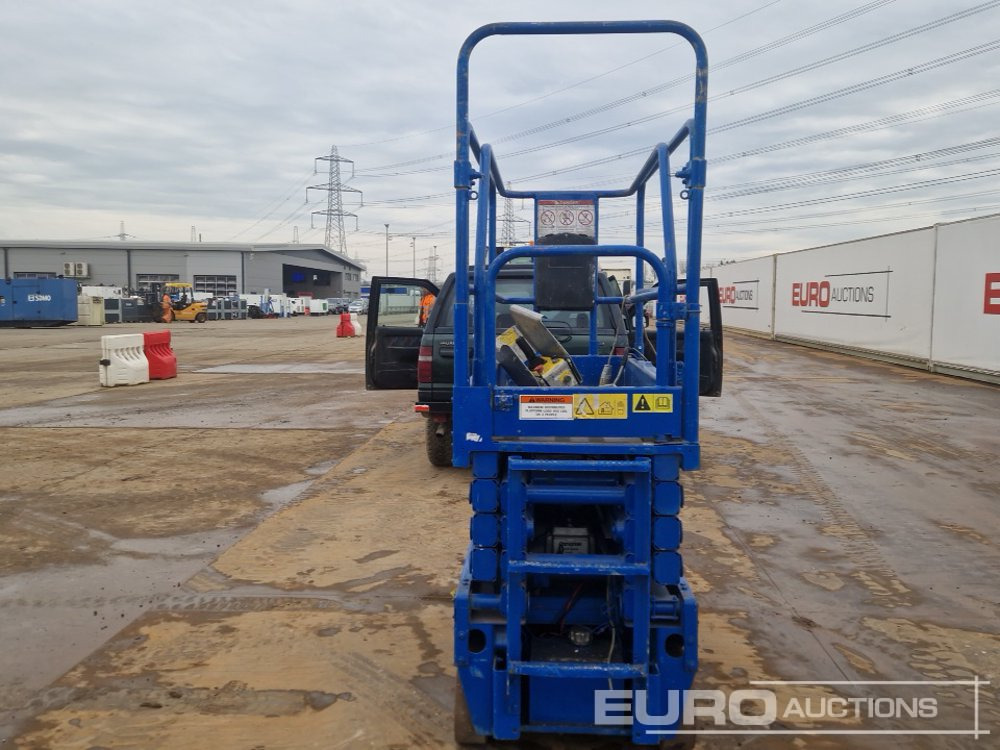 Upright MX-19 - Máy nâng người hình kéo: hình 4 Upright MX-19 - Máy nâng người hình kéo: hình 4