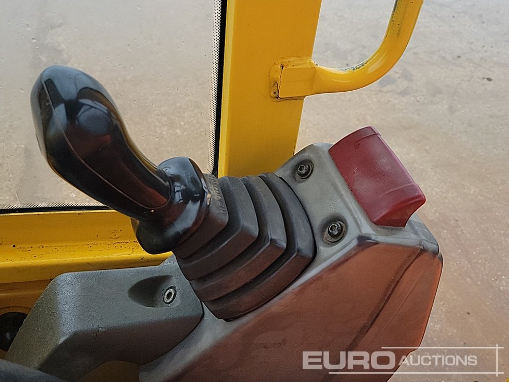 Máy xúc mini Volvo EC15B: hình 39 Máy xúc mini Volvo EC15B: hình 39