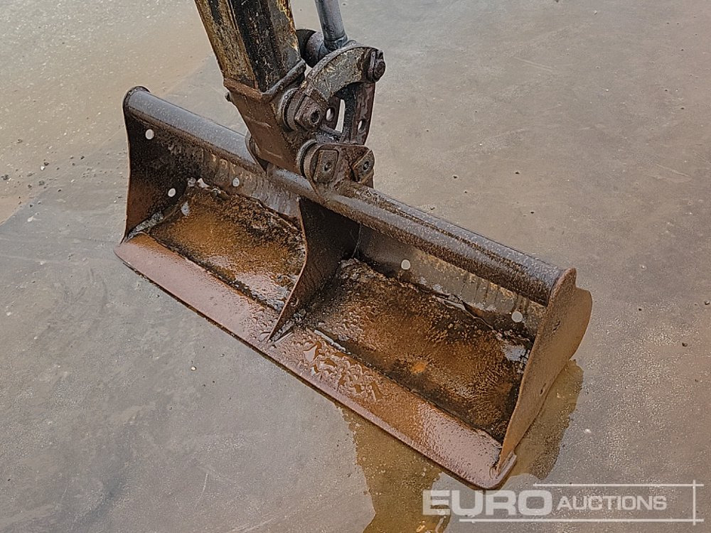 Máy xúc mini Volvo EC15B: hình 21 Máy xúc mini Volvo EC15B: hình 21