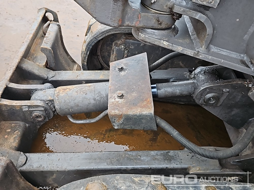 Máy xúc mini Volvo EC20B: hình 35 Máy xúc mini Volvo EC20B: hình 35