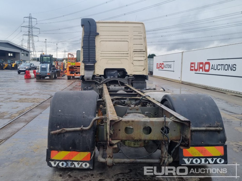 Volvo FM12 - Xe tải khung gầm: hình 4 Volvo FM12 - Xe tải khung gầm: hình 4