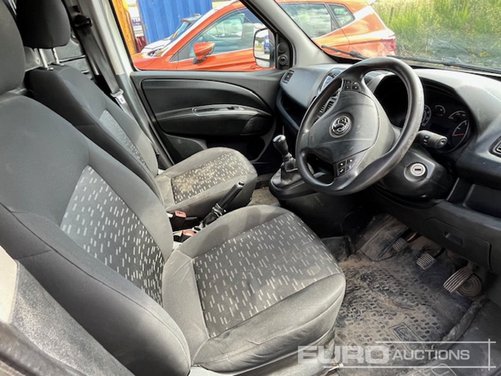 Xe tải nhỏ 2016 Vauxhall Combo: hình 12