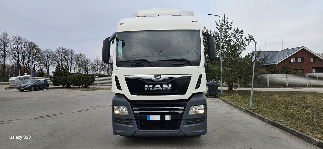 MAN TGX 26 26.470 - Xe đầu kéo: hình 5 MAN TGX 26 26.470 - Xe đầu kéo: hình 5