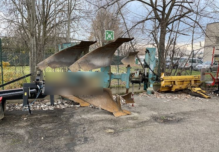 Aratro usato Nuova Comas - Cày: hình 1 Aratro usato Nuova Comas - Cày: hình 1