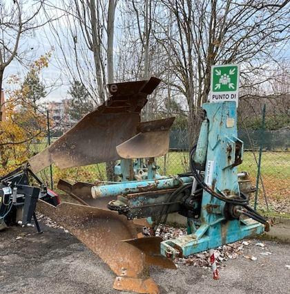 Aratro usato Nuova Comas - Cày: hình 4 Aratro usato Nuova Comas - Cày: hình 4