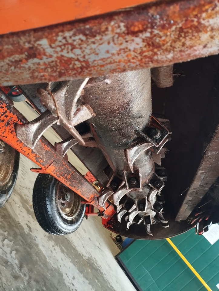 Trincia asse orrizontale usata Agrimaster RMU 280 - Dàn băm cỏ: hình 5 Trincia asse orrizontale usata Agrimaster RMU 280 - Dàn băm cỏ: hình 5