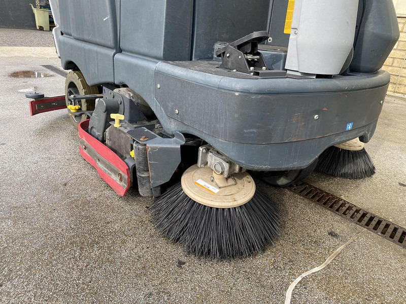 Máy chà sàn Nilfisk SC6500 1100C, Veeg- Schrobmachine: hình 12 Máy chà sàn Nilfisk SC6500 1100C, Veeg- Schrobmachine: hình 12