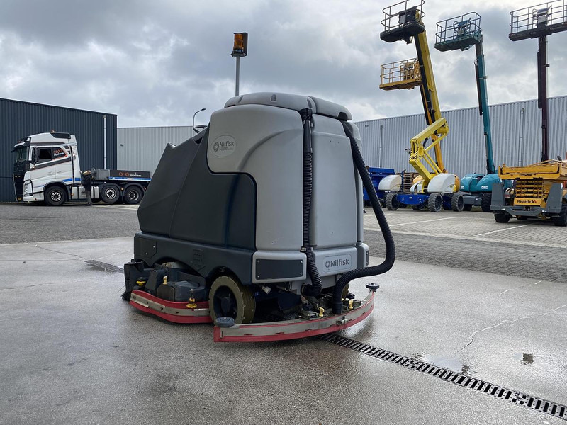 Nilfisk SC6500 1300C, Veeg- Schrobmachine - Máy chà sàn: hình 4 Nilfisk SC6500 1300C, Veeg- Schrobmachine - Máy chà sàn: hình 4