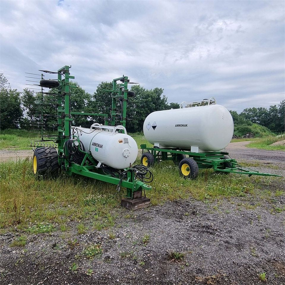 ABC 1800 / 4000 liter - Máy xịt kéo: hình 1 ABC 1800 / 4000 liter - Máy xịt kéo: hình 1