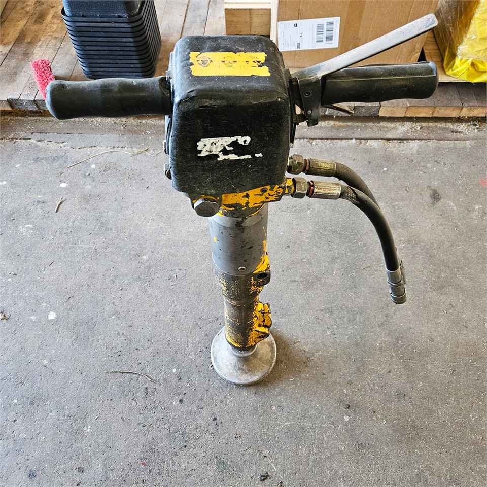 Atlas Copco LP 13-30 P - Trang thiết bị xây dựng: hình 4 Atlas Copco LP 13-30 P - Trang thiết bị xây dựng: hình 4
