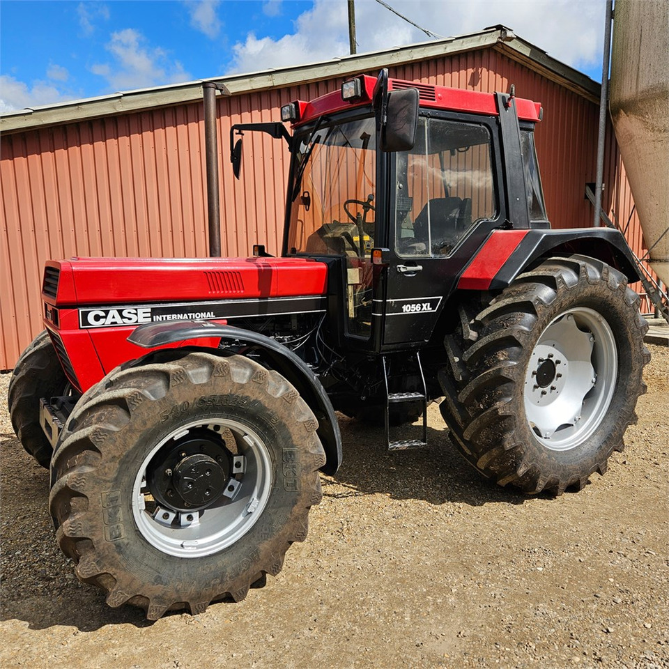 CASE IH 1056 XL - Máy cày: hình 1 CASE IH 1056 XL - Máy cày: hình 1