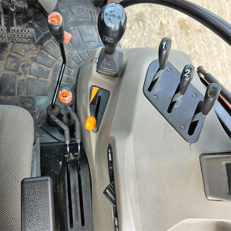 Máy cày CASE IH Farmall 65A: hình 11 Máy cày CASE IH Farmall 65A: hình 11