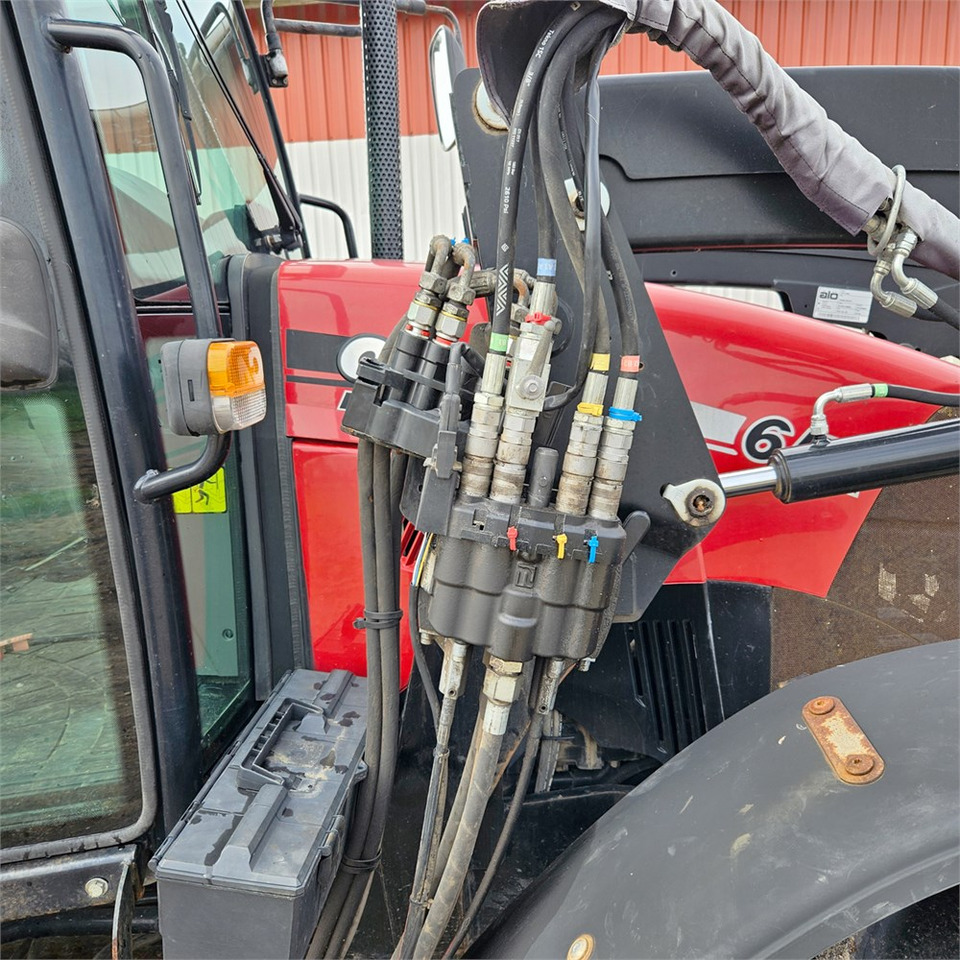 Máy cày CASE IH Farmall 65A: hình 28 Máy cày CASE IH Farmall 65A: hình 28