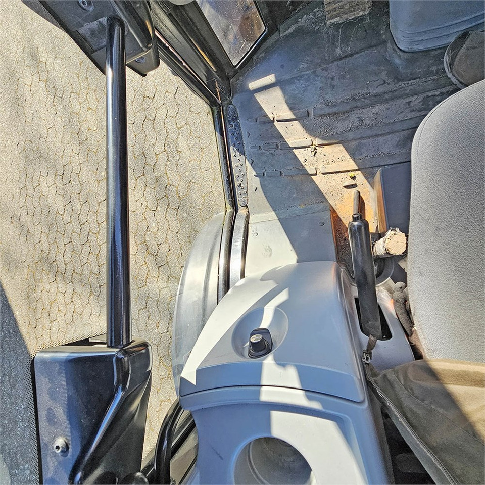 Máy xúc lật bánh lốp Caterpillar 908 H2: hình 12 Máy xúc lật bánh lốp Caterpillar 908 H2: hình 12