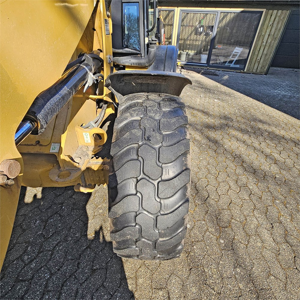 Máy xúc lật bánh lốp Caterpillar 908 H2: hình 35 Máy xúc lật bánh lốp Caterpillar 908 H2: hình 35