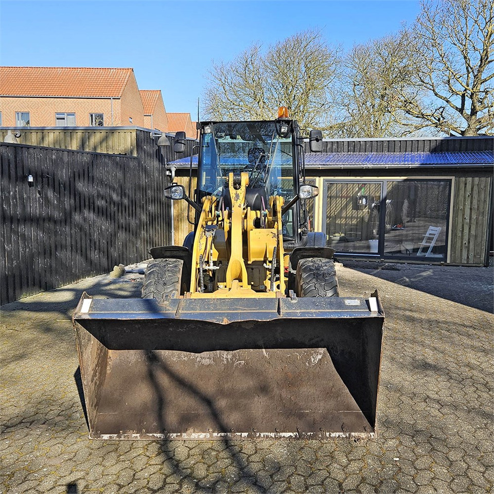 Máy xúc lật bánh lốp Caterpillar 908 H2: hình 7 Máy xúc lật bánh lốp Caterpillar 908 H2: hình 7