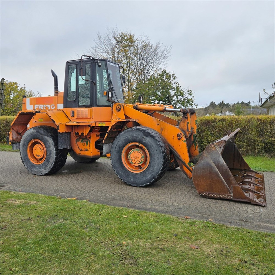 Fiat-Allis FR130 - Máy xúc lật bánh lốp: hình 1 Fiat-Allis FR130 - Máy xúc lật bánh lốp: hình 1