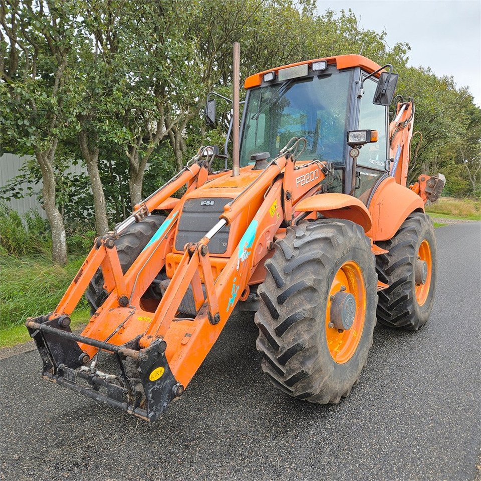 Fiat-Hitachi FB200-4PS - Máy xúc trước múc sau: hình 1 Fiat-Hitachi FB200-4PS - Máy xúc trước múc sau: hình 1