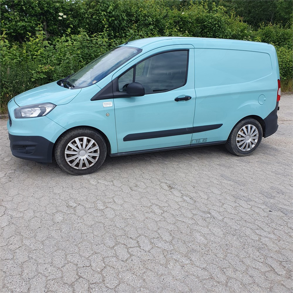 Ford Transit Courier - Xe van nhỏ gọn: hình 2 Ford Transit Courier - Xe van nhỏ gọn: hình 2