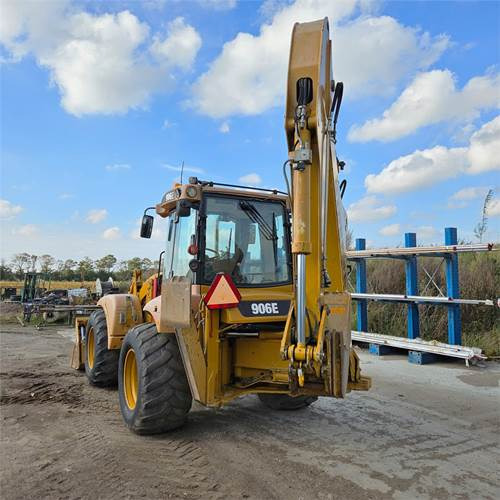 Hydrema 906E - Máy xúc trước múc sau: hình 4 Hydrema 906E - Máy xúc trước múc sau: hình 4