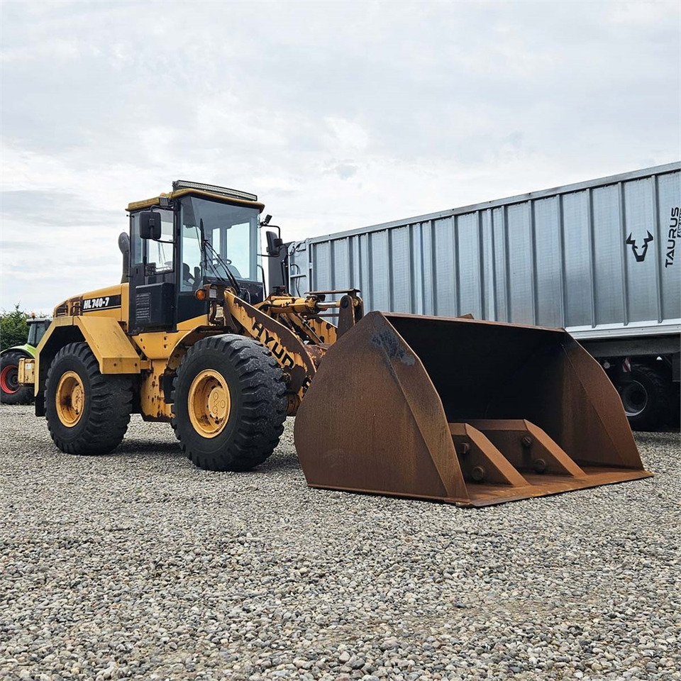 Hyundai HL740-7 - Máy xúc lật bánh lốp: hình 3 Hyundai HL740-7 - Máy xúc lật bánh lốp: hình 3