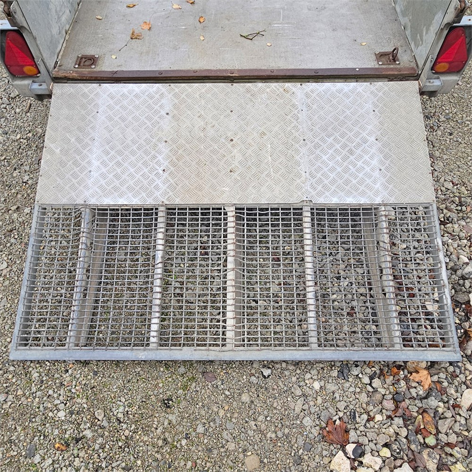 Cho thuê Ifor Williams GP126H Ifor Williams GP126H: hình 12 Cho thuê Ifor Williams GP126H Ifor Williams GP126H: hình 12