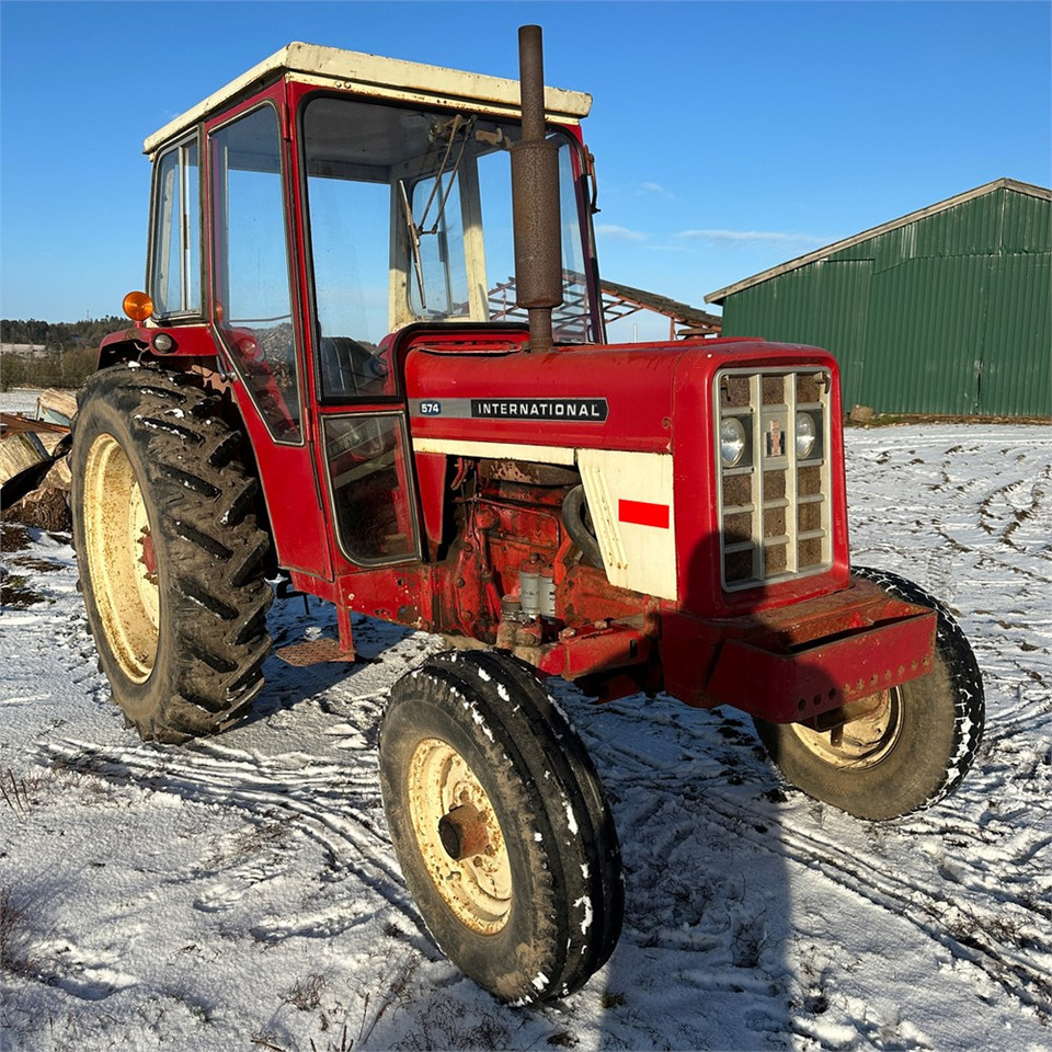 International IH I - 574 - Máy cày: hình 4 International IH I - 574 - Máy cày: hình 4
