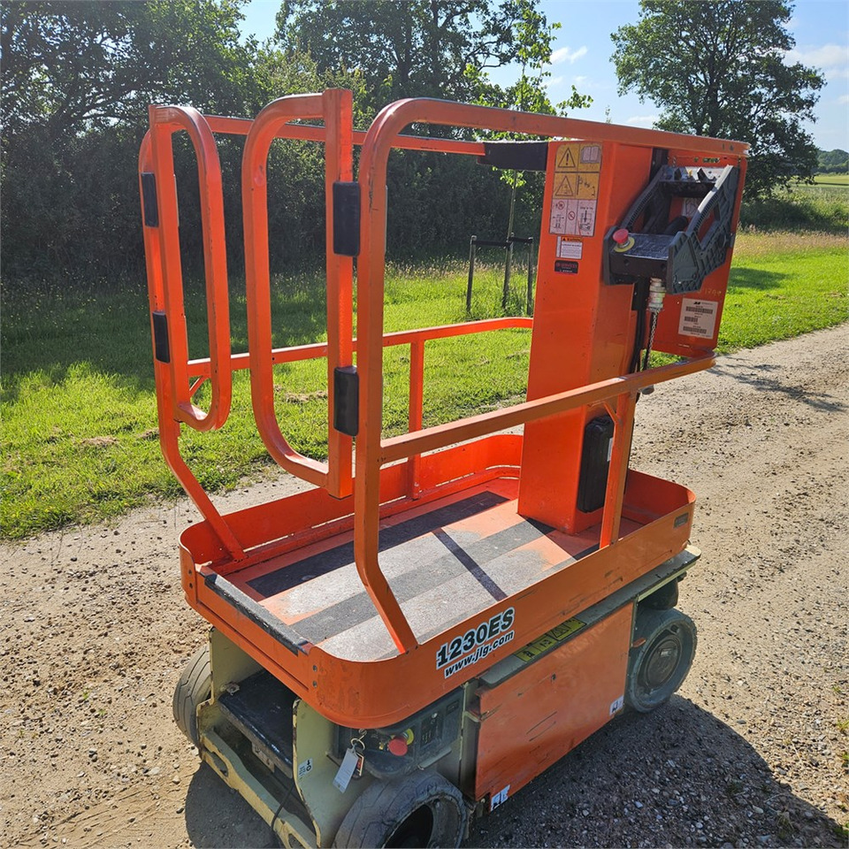 JLG 1230 ES - Máy nâng người thẳng đứng: hình 4 JLG 1230 ES - Máy nâng người thẳng đứng: hình 4