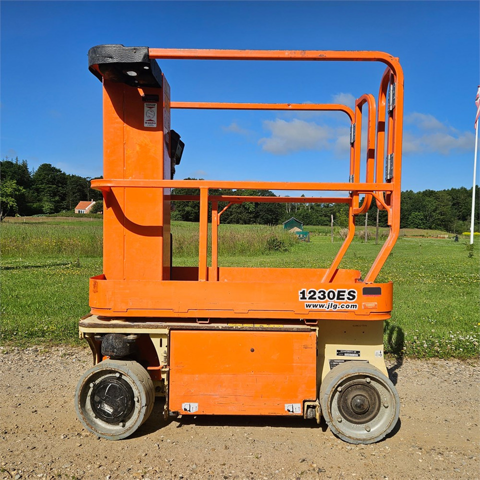 JLG 1230 ES - Máy nâng người thẳng đứng: hình 2 JLG 1230 ES - Máy nâng người thẳng đứng: hình 2