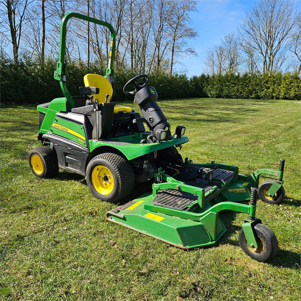 John Deere 1550 TerrainCut - Máy cắt cỏ vườn: hình 1 John Deere 1550 TerrainCut - Máy cắt cỏ vườn: hình 1