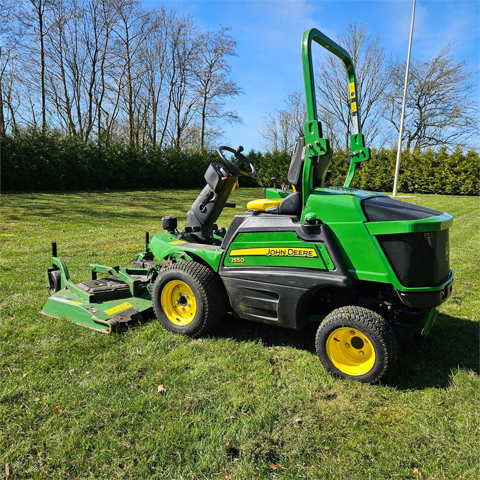 John Deere 1550 TerrainCut - Máy cắt cỏ vườn: hình 5 John Deere 1550 TerrainCut - Máy cắt cỏ vườn: hình 5