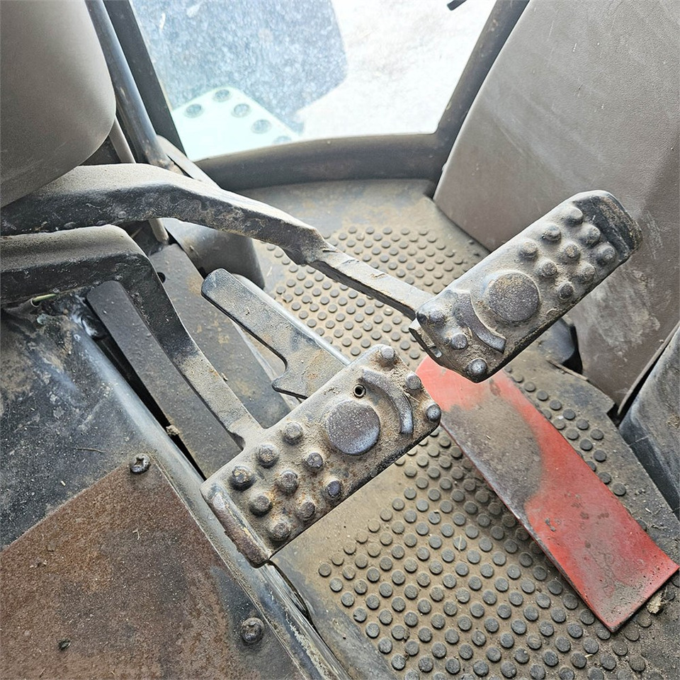 Máy cày John Deere 2850 MFWD: hình 19 Máy cày John Deere 2850 MFWD: hình 19