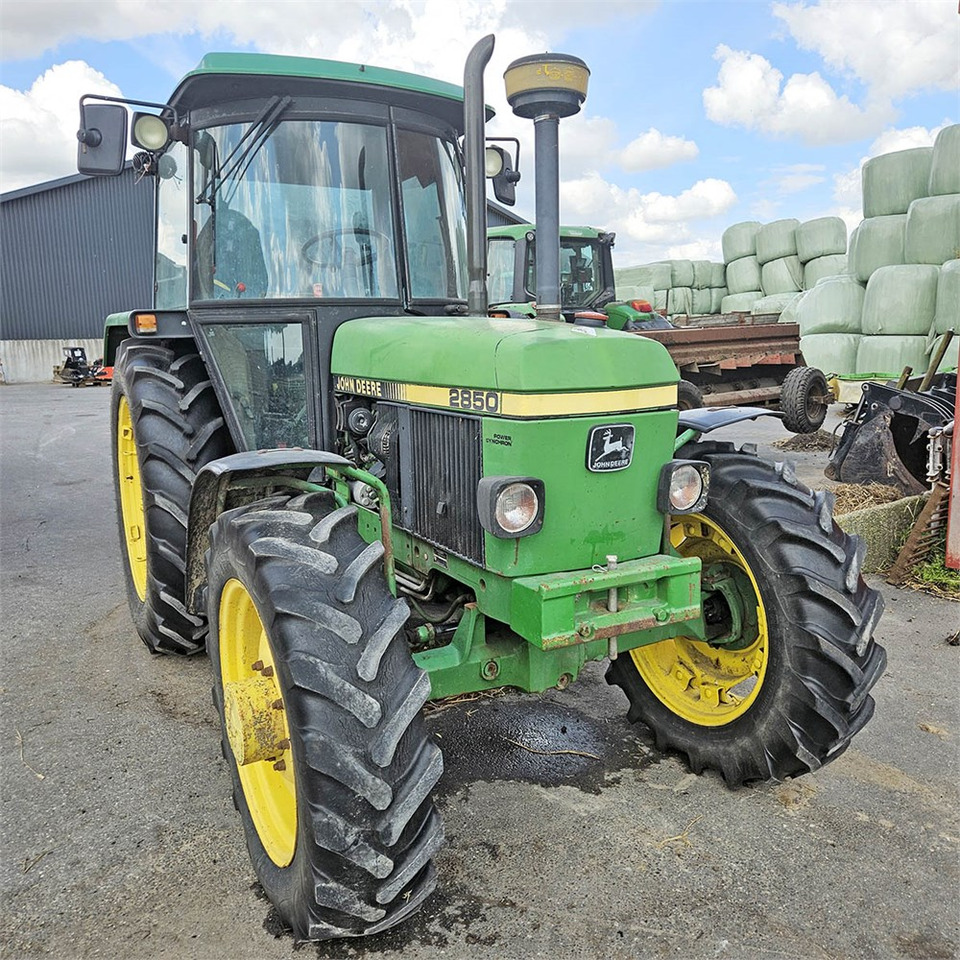 Máy cày John Deere 2850 MFWD: hình 8 Máy cày John Deere 2850 MFWD: hình 8